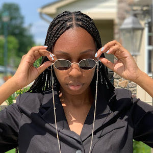 Meet your Posher, Adria